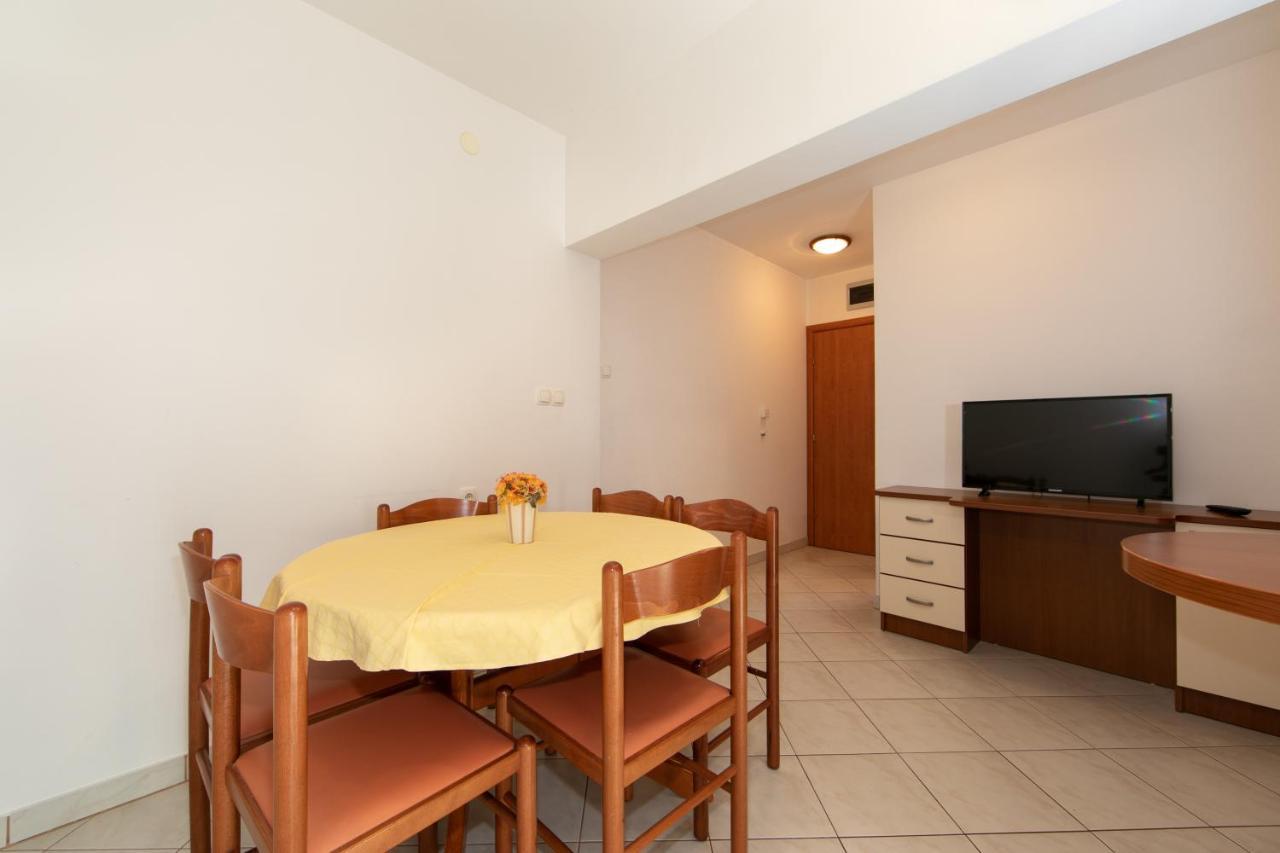 Apartmani Biser Тучепи Экстерьер фото